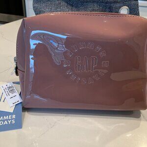 Gap Summer Fridays new makeup bag with samples